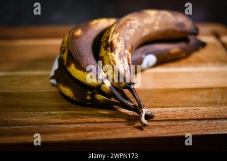 vecchia banana marrone oltre il suo meglio Foto Stock