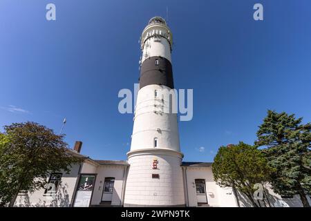 Faro bianco e nero di Langer Christian vicino a Kampen, isola di Sylt, distretto della Frisia settentrionale, Schleswig-Holstein, Germania, Europa Foto Stock