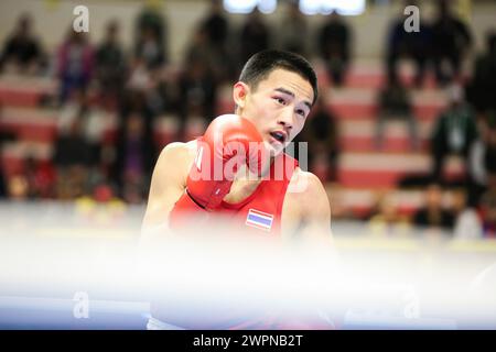 Busto Arsizio, Italia. 6 marzo 2024. Sarawut Sukthet durante Boxing Road to Paris, Boxing Match a Busto Arsizio, Italia, 06 marzo 2024 Credit: Independent Photo Agency/Alamy Live News Foto Stock