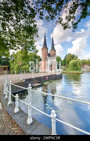 Oostpoort, porta della città, RijksMonument, monumento, fortificazione della città, centro storico, architettura, vista, Delft, Paesi Bassi, Foto Stock