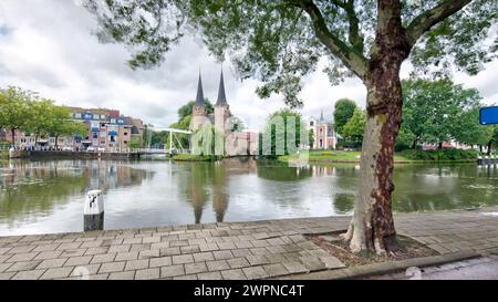 Oostpoort, porta della città, RijksMonument, monumento, fortificazione della città, centro storico, architettura, vista, Delft, Paesi Bassi, Foto Stock