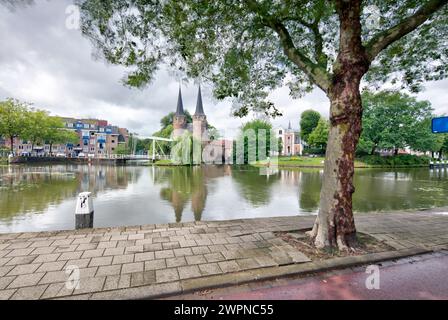 Oostpoort, porta della città, RijksMonument, monumento, fortificazione della città, centro storico, architettura, vista, Delft, Paesi Bassi, Foto Stock