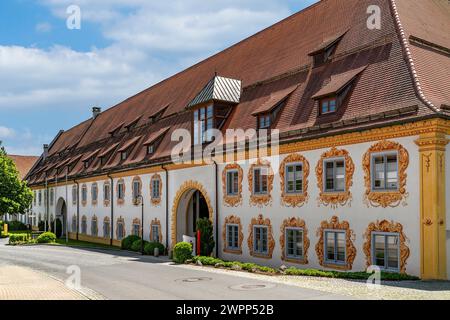 L'abbazia imperiale di Rot an der Rot nel distretto di Biberach fu uno dei primi monasteri premonstratensi nell'alta Svevia. Il monastero fu probabilmente fondato nel 1126 da Hemma von Wildenberg come doppio monastero. Foto Stock