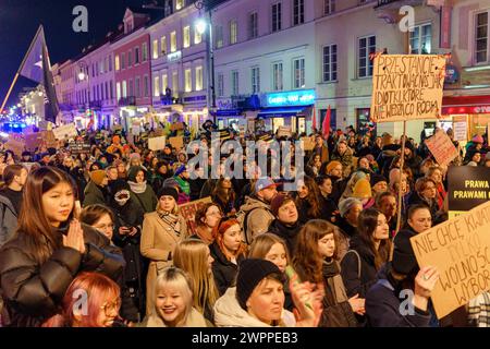 Protesta in difesa della disponibilità di contraccezione di emergenza in Polonia. Lo sciopero delle donne picchettò di fronte al Palazzo Presidenziale di Andrzej Duda e alla sede di Polska 2050, il maresciallo Szymon Holownia. Varsavia Polonia Copyright: XMikolajxJaneczekx Foto Stock