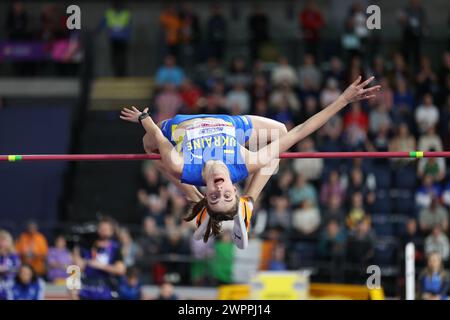 Yaroslava Mahichickh salta nella finale di WomenÕs High Jump durante i Campionati del mondo di atletica leggera indoor 2024 - 1° giorno 01/03/2024 all'Emirates Arena il 01/03/2024 foto di Ben Booth/Alamy Foto Stock