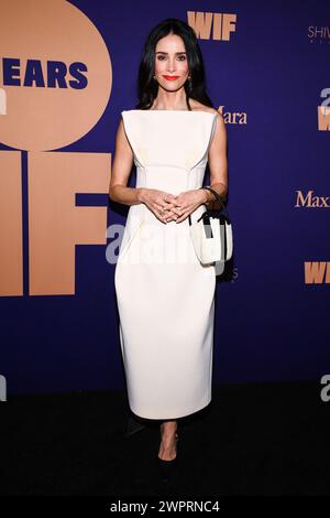 Los Angeles, Stati Uniti. 8 marzo 2024. Abigail Spencer cammina sul Red carpet agli Academy Awards: Women in Film - cocktail party tenuto al Catch Steak di Los Angeles, CALIFORNIA, l'8 marzo 2024. (Foto di Anthony Behar/Sipa USA) credito: SIPA USA/Alamy Live News Foto Stock