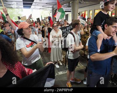 Australia, Canberra, 9 marzo 2024. Per il ventiduesimo fine settimana consecutivo Canberrans si dimostra solidale con la Palestina e chiede la fine della guerra genocida di Israele a Gaza. Foto Stock