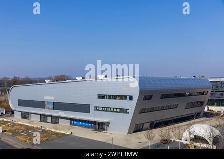 Ball Sport ARENA Dresden Die BallsportArena Dresden ist eine Mehrzweckhalle in der sächsischen Landeshauptstadt Dresden. Dresden Sachsen Deutschland *** Ball Sport ARENA Dresden la BallsportArena Dresden è una sala polivalente nella capitale dello stato sassone di Dresda, Sassonia Germania Foto Stock