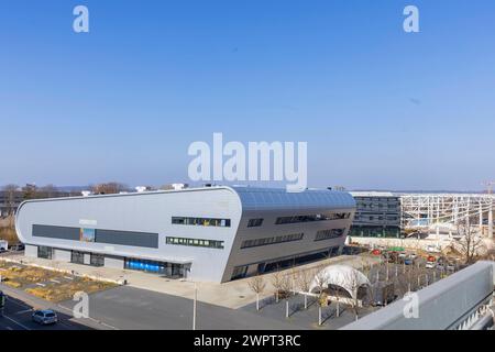 Ball Sport ARENA Dresden Die BallsportArena Dresden ist eine Mehrzweckhalle in der sächsischen Landeshauptstadt Dresden. Dresden Sachsen Deutschland *** Ball Sport ARENA Dresden la BallsportArena Dresden è una sala polivalente nella capitale dello stato sassone di Dresda, Sassonia Germania Foto Stock