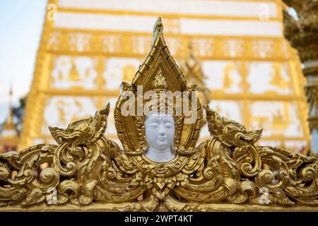 Dettagli al Tempio Wat Phra That Nong Bua nel centro della citta' di Udon Ratchathani e alla Provincia di Ubon Ratchathani in Tailandia. Thailandia, Ubon Ratchathan Foto Stock