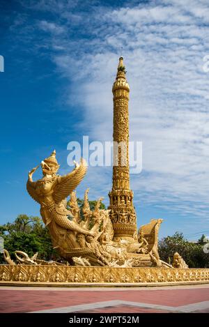 Thung Sri Mueang Monument of the Candle Festival in città Udon Ratchathani e Provincia Ubon Ratchathani in Thailandia. Thailandia, Ubon Ratchathani, Novem Foto Stock