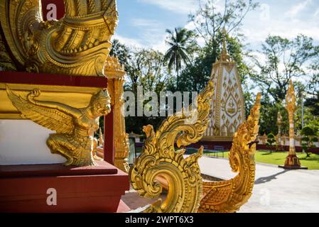 Dettagli al Tempio Wat Phra That Nong Bua nel centro della citta' di Udon Ratchathani e alla Provincia di Ubon Ratchathani in Tailandia. Thailandia, Ubon Ratchathani Foto Stock