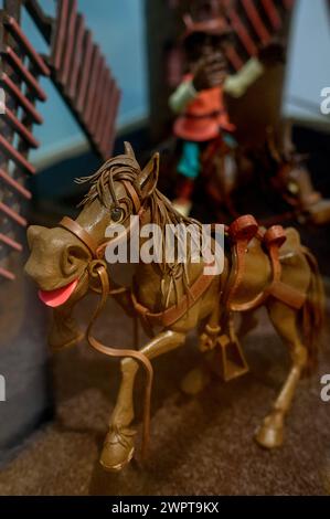 Barcellona, Spagna - 09 marzo 2024 scultura di cioccolato di Rocinante, cavallo di Don Chisciotte, esposta nel Museo del cioccolato di Barcellona. Foto Stock