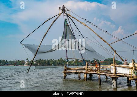 Reti da pesca cinesi, Kochi, Kerala, India Foto Stock