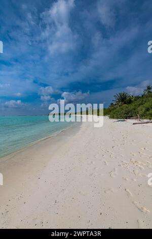 Spiaggia di sabbia bianca, isola Parli 1, arcipelago Lakshadweep, territorio dell'Unione dell'India Foto Stock