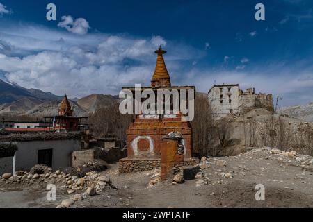 Stupa buddista colorato, Regno di Mustang, Nepal Foto Stock