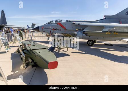 Sistema d'arma Taurus, missile da crociera aria-terra delle forze armate tedesche, versione KEPD-350 con testata tandem, missili da crociera. TornadoIDS Foto Stock