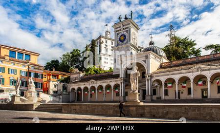 Torre dell'orologio della Loggia di San Giovanni in Piazza della Liberta, Udine, la più importante città storica del Friuli, Italia, Udine, Friuli, Italia Foto Stock