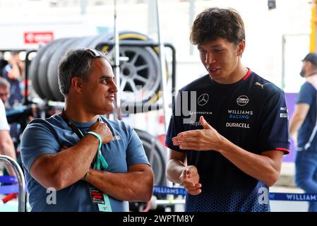 Jeddah, Arabia Saudita. 9 marzo 2024. (Da L a R): Juan Pablo Montoya (col) con Alexander Albon (THA) Williams Racing. 09.03.2024. Formula 1 World Championship, Rd 2, Saudi Arabian Grand Prix, Jeddah, Arabia Saudita, Race Day. Il credito fotografico dovrebbe essere: XPB/Alamy Live News. Foto Stock