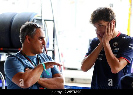 Jeddah, Arabia Saudita. 9 marzo 2024. (Da L a R): Juan Pablo Montoya (col) con Alexander Albon (THA) Williams Racing. 09.03.2024. Formula 1 World Championship, Rd 2, Saudi Arabian Grand Prix, Jeddah, Arabia Saudita, Race Day. Il credito fotografico dovrebbe essere: XPB/Alamy Live News. Foto Stock