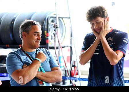 Jeddah, Arabia Saudita. 9 marzo 2024. (Da L a R): Juan Pablo Montoya (col) con Alexander Albon (THA) Williams Racing. 09.03.2024. Formula 1 World Championship, Rd 2, Saudi Arabian Grand Prix, Jeddah, Arabia Saudita, Race Day. Il credito fotografico dovrebbe essere: XPB/Alamy Live News. Foto Stock