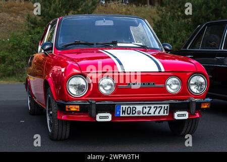 LINTHE, GERMANIA - 27 MAGGIO 2023: La piccola auto familiare Skoda 110R, 1977. Die Oldtimer Show 2023. Foto Stock
