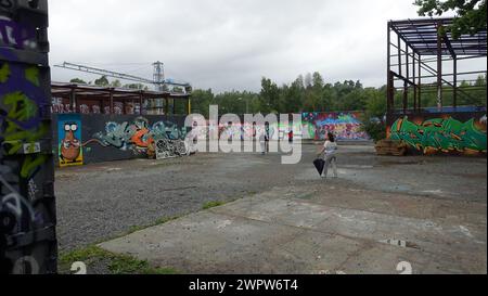 Stoccolma, Snosatra, Svezia, 20 agosto 2022. Mostra di graffiti alla periferia della città. Camminare. Foto Stock