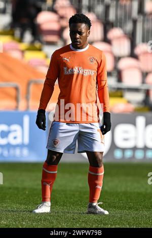 Karamoko Dembele di Blackpool durante la partita Sky Bet League 1 Blackpool vs Portsmouth a Bloomfield Road, Blackpool, Regno Unito. 9 marzo 2024. (Foto di Craig Thomas/News Images) in, il 9/3/2024. (Foto di Craig Thomas/News Images/Sipa USA) credito: SIPA USA/Alamy Live News Foto Stock