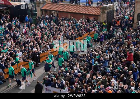 Twickenham, Regno Unito. 9 marzo 2024. La squadra irlandese arriva allo stadio prima della partita del Guinness 6 Nations 2024 Inghilterra contro Irlanda al Twickenham Stadium, Twickenham, Regno Unito, 9 marzo 2024 (foto di Steve Flynn/News Images) a Twickenham, Regno Unito, il 9/3/2024. (Foto di Steve Flynn/News Images/Sipa USA) credito: SIPA USA/Alamy Live News Foto Stock