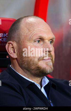 ENSCHEDE - allenatore del FC Twente Joseph Oosting durante la partita olandese Eredivisie tra FC Twente e Sparta Rotterdam allo Stadio De Grolsch veste il 9 marzo 2024 a Enschede, Paesi Bassi. ANP COR LASKER Foto Stock