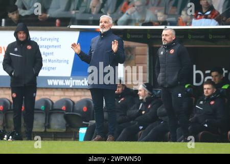 9 marzo 2024; Tannadice Park, Dundee, Scozia: Scottish Championship Football, Dundee United contro Arbroath; il manager del Dundee United Jim Goodwin reagisce Foto Stock