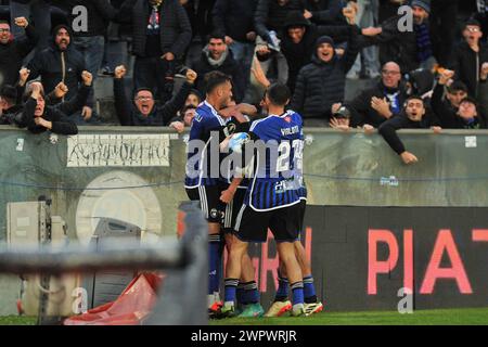 Pisa, Italia. 9 marzo 2024. I giocatori del Pisa festeggiano durante il Pisa SC vs Ternana calcio, partita italiana di serie B a Pisa, Italia, 09 marzo 2024 credito: Agenzia fotografica indipendente/Alamy Live News Foto Stock