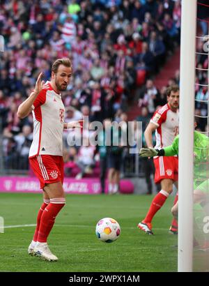 MONACO DI BAVIERA, GERMANIA - 09 MARZO: Leon Goretzka del Bayern Muenchen segna il gol 2:0 durante la partita di Bundesliga tra il Bayern München e 1. FSV Mainz 05 all'Allianz Arena il 9 marzo 2024 a Monaco, Germania. © diebilderwelt / Alamy Live News Foto Stock