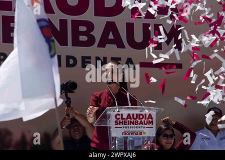 Morelia, Messico. 9 marzo 2024. Dra. Claudia Sheinbaum durante il suo discorso allo stadio Morelos, dove centinaia di tifosi si sono riuniti per ascoltare il suo discorso e sostenerla nella sua aspirazione alla presidenza della Repubblica. Crediti: Luis e Salgado/Alamy Live News Foto Stock