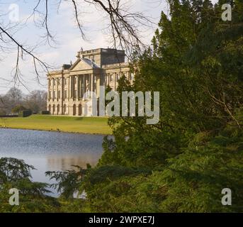 Lyme Park, residenza elisabettiana del XVI secolo di architettura barocca e palladiana all'interno del Peak District National Park vicino, Stockport nel Cheshire Foto Stock