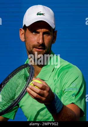 9 marzo 2024 Novak Djokovic della Serbia serve contro Aleksandar Vukic dell'Australia durante il BNP Paribas Open a Indian Wells, CA. Charles Baus/CSM Foto Stock