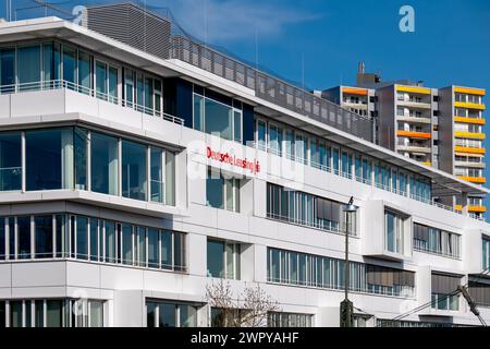 Bad Homburg, Germania, 03-2024: Deutsche leasing è la più grande società di leasing indipendente dal produttore in Germania. Foto Stock