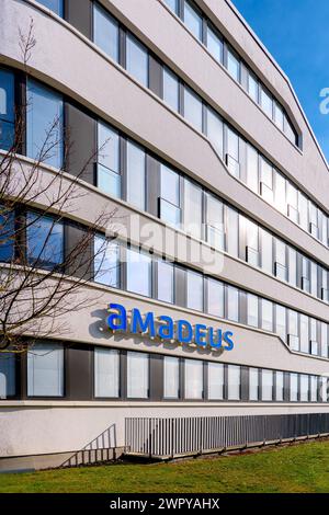 Bad Homburg, Germania, 03-2024: Amadeus Germany GmbH è un fornitore di soluzioni IT per il settore dei viaggi con sede a Bad Homburg vor der Höhe Foto Stock