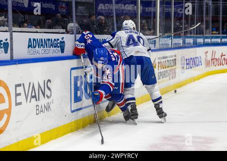 28 febbraio 2024: Brendan Warren (45) pattina nel primo periodo contro il Syracuse Crunch. I Rochester Americans ospitarono i Syracuse Crunch in una partita della American Hockey League alla Blue Cross Arena di Rochester, New York. (Jonathan tenca/CSM) Foto Stock