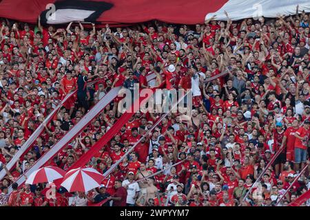 Avellaneda, Argentina. 9 marzo 2024. Tifosi dell'Independiente durante la partita della Copa de la Liga Profesional de Fútbol tra il Club Atlético Independiente e il Club Atlético River Plate allo stadio Libertadores de América. Crediti: Mateo occhi (Sporteo) / Alamy Live News Foto Stock