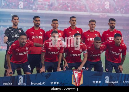 Avellaneda, Argentina. 9 marzo 2024. Squadra dell'Independiente prima della partita della Copa de la Liga Profesional de Fútbol tra il Club Atlético Independiente e il Club Atlético River Plate allo stadio Libertadores de América. Crediti: Mateo occhi (Sporteo) / Alamy Live News Foto Stock