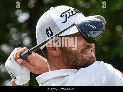 Orlando, Stati Uniti. 9 marzo 2024. Wyndham Clark degli Stati Uniti colpisce il suo tee shot sulla prima buca durante il terzo round dell'Arnold Palmer Invitational presentato da Mastercard all'Arnold Palmer Bay Hill Golf Course di Orlando. Credito: SOPA Images Limited/Alamy Live News Foto Stock