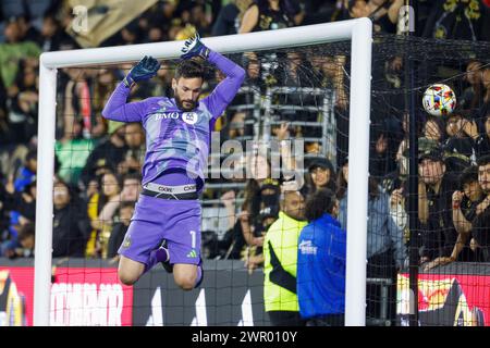 Los Angeles, Stati Uniti. 9 marzo 2024. Hugo Lloris, portiere del Los Angeles FC, primo in azione durante una partita di calcio della MLS contro lo Sporting Kansas City al BMO Stadium. Credito: SOPA Images Limited/Alamy Live News Foto Stock