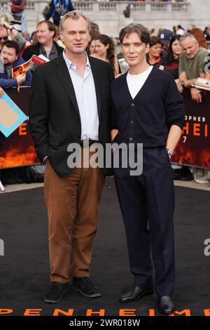 Foto datata 12/07/23 di Christopher Nolan e Cillian Murphy in arrivo per la chiamata fotografica di Oppenheimer a Trafalgar Square a Londra. Il regista britannico Christopher Nolan è pronto a vincere il suo primo Oscar domenica per il suo epico biopic Oppenheimer, mentre l'attore irlandese Cillian Murphy è consigliato per ottenere il premio migliore per l'attore. Data di pubblicazione: Domenica 10 marzo 2024. Foto Stock