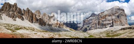 Valle Val Travenanzes e parete rocciosa nel gruppo Tofane, Monte Tofana de Rozes, Alpi Dolomiti, Parco Nazionale Fanes, Italia Foto Stock