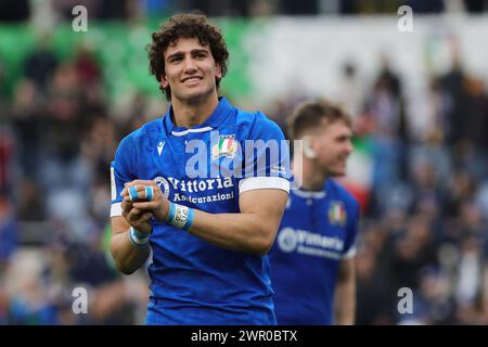 Roma, Italie. 9 marzo 2024. Andrea Zambonin d'Italia saluta i suoi tifosi al termine del Campionato delle sei nazioni 2024, partita di rugby a 15 tra Italia e Scozia il 9 marzo 2024 allo Stadio Olimpico di Roma, Italia - foto Federico Proietti/DPPI Credit: DPPI Media/Alamy Live News Foto Stock