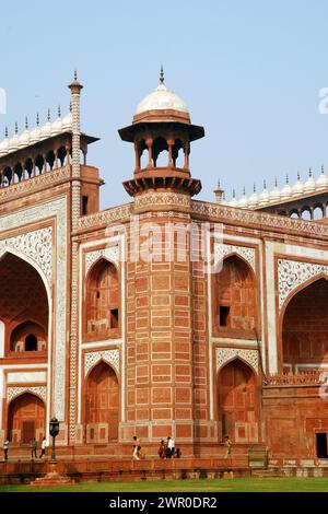 Darwaza-I-Rauza (Porta grande), Taj Mahal complessa, Agra, Uttar Pradesh, India Foto Stock