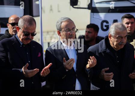 10 marzo 2024, Gaziantep, Turkiye: Gaziantep, Turkiye. 10 marzo 2024. Un convoglio di aiuti di cinque grandi camion è organizzato a Gaziantep e pronto a partire per Gaza. All'evento hanno partecipato il governatore di Gaziantep, Kemal Ã‡eber, il sindaco di Gaziantep, Fatima Åžahin, l'ex ministro della giustizia e vicepresidente del partito giustizia e sviluppo, Abdulhamit GÃ¼l, oltre ai dignitari locali. Il convoglio di Gaziantep è uno dei tanti convogli preparati in varie città turche diretti verso la devastata Striscia di Gaza (Credit Image: © Zakariya Yahya/IMAGESLIVE via ZUMA Press Wire) EDITORIALE USAG Foto Stock