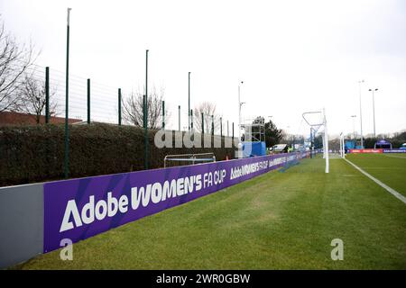 Vista generale all'interno dello stadio prima dei quarti di finale di Adobe Women's fa Cup al Walton Hall Park, Liverpool. Data foto: Domenica 10 marzo 2024. Foto Stock