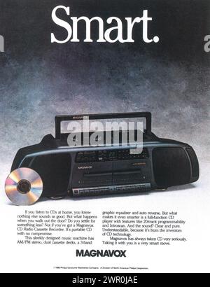 1991 annuncio registratore di cassette stereo con radio CD portatile Magnavox Foto Stock